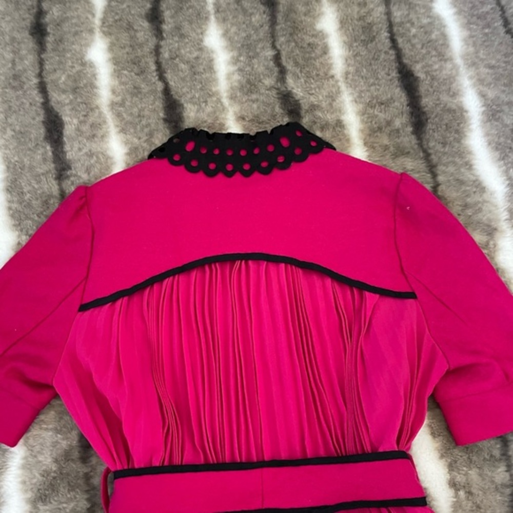 Vintage Elegant Pink Dress with Black Accents - Picture 4 of 8